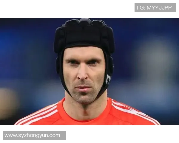 戴头套的足球明星们如何在赛场上展现风采与个性